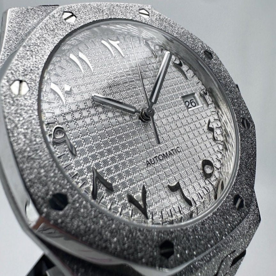 ROYAL | FROSTED ARABIC DIAL