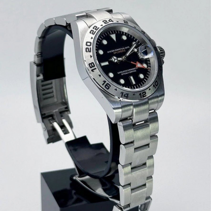 EXPLORER | BLACK