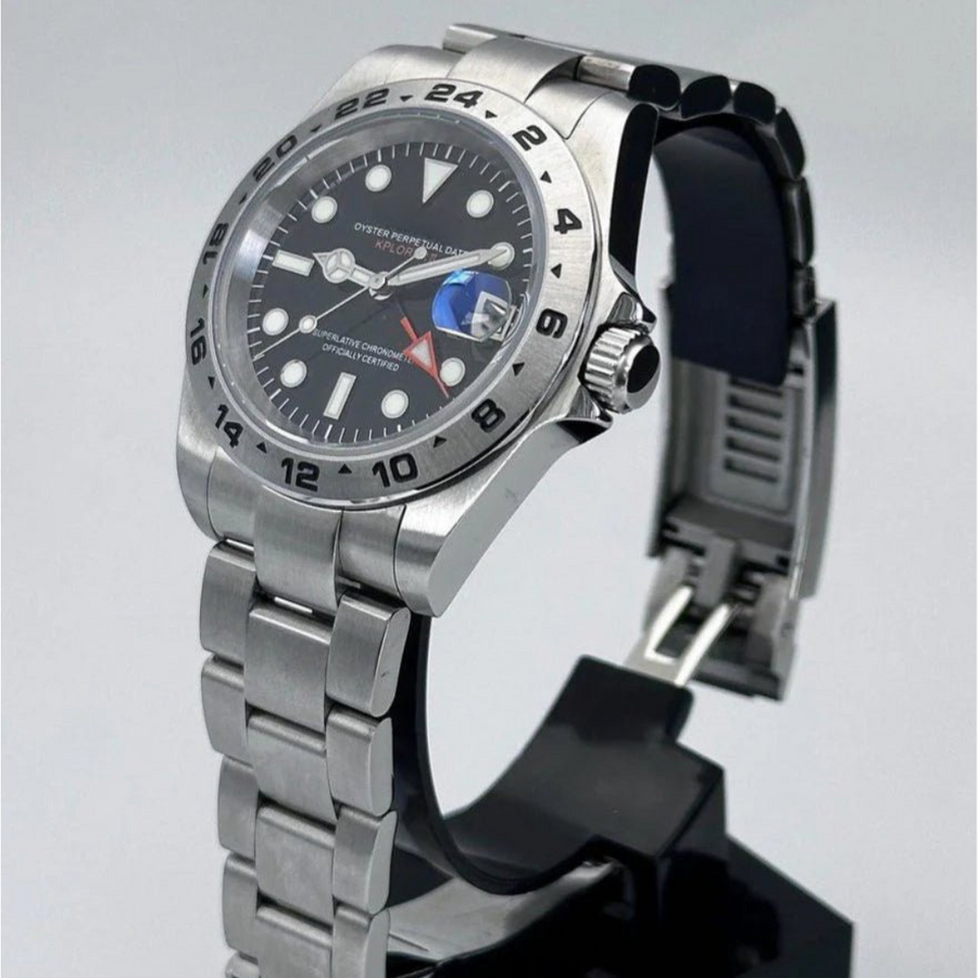 EXPLORER | BLACK